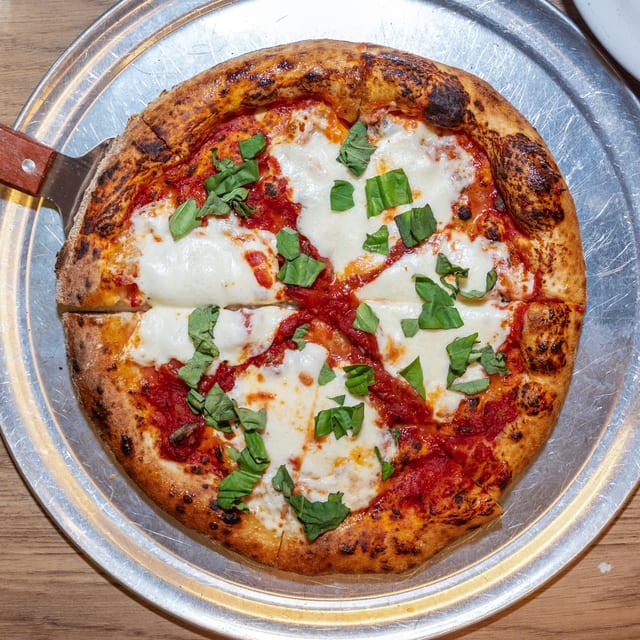 Margherita Pizza.